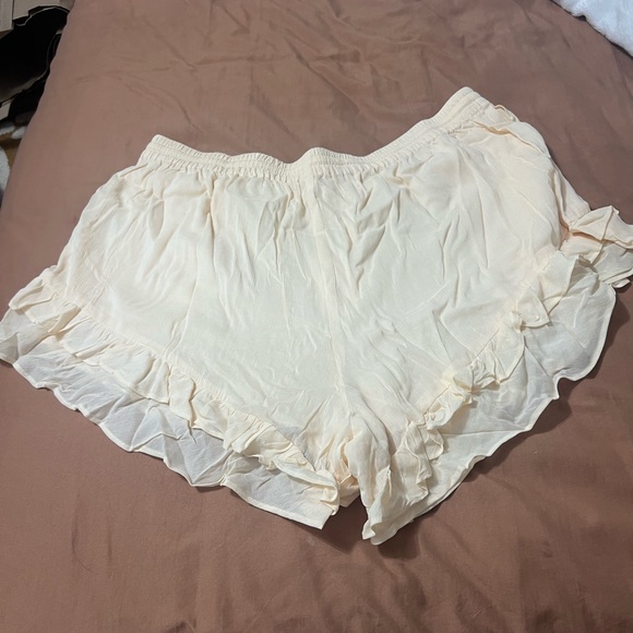 Spell Light Cream Ruffle Shorts - Picture 2 of 9
